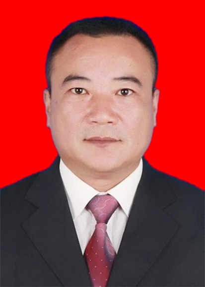 姓名：梁志源職務(wù)：鎮(zhèn)長(zhǎng)、鎮(zhèn)委副書(shū)記.jpg