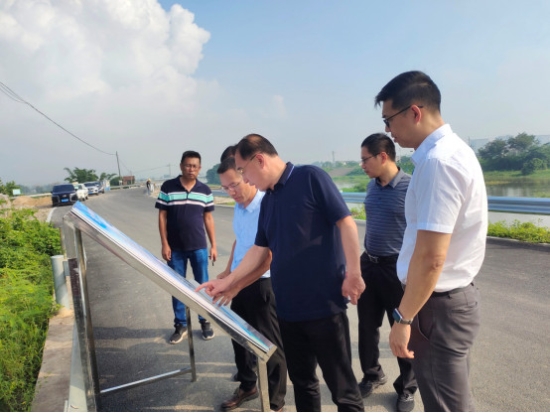 已處理1688000372603山東省威海市委常委、副市長張宏璞到鶴山市調(diào)研古勞水鄉(xiāng)示范性美麗漁場創(chuàng)建項目295.jpg