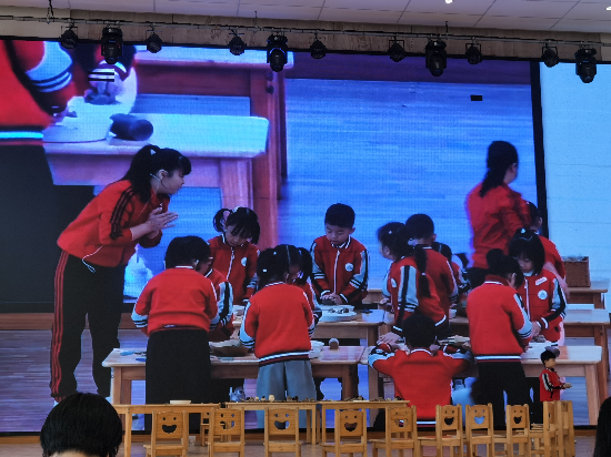 3.梁錦文《”泥“好，樹葉.jpg
